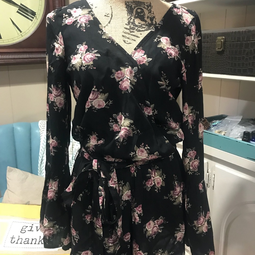 American Eagle Outfitters Floral Romper